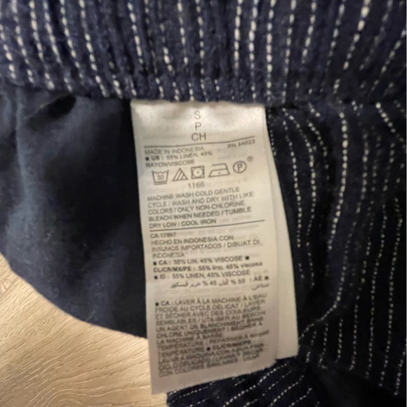 Old Navy Small blue striped drawstring cuffed linen shorts - Picture 5 of 5